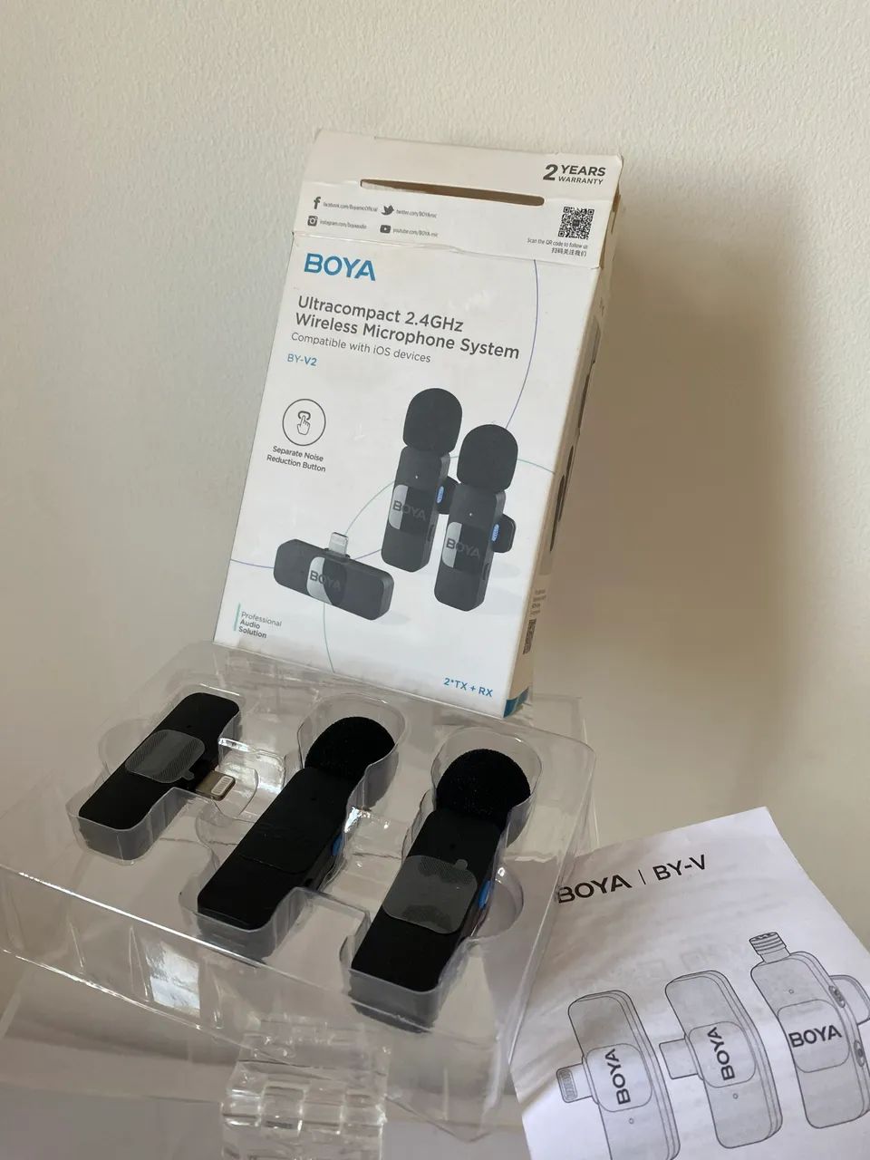 Microfone Sem Fio BOYA BY-V2 (2TX + RX) para iPhone / iOS - Novinho - Foto 4