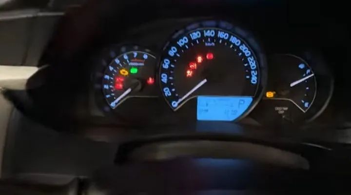 Vendo esse lindo do Corolla bem conservado e de procedência  - Foto 3