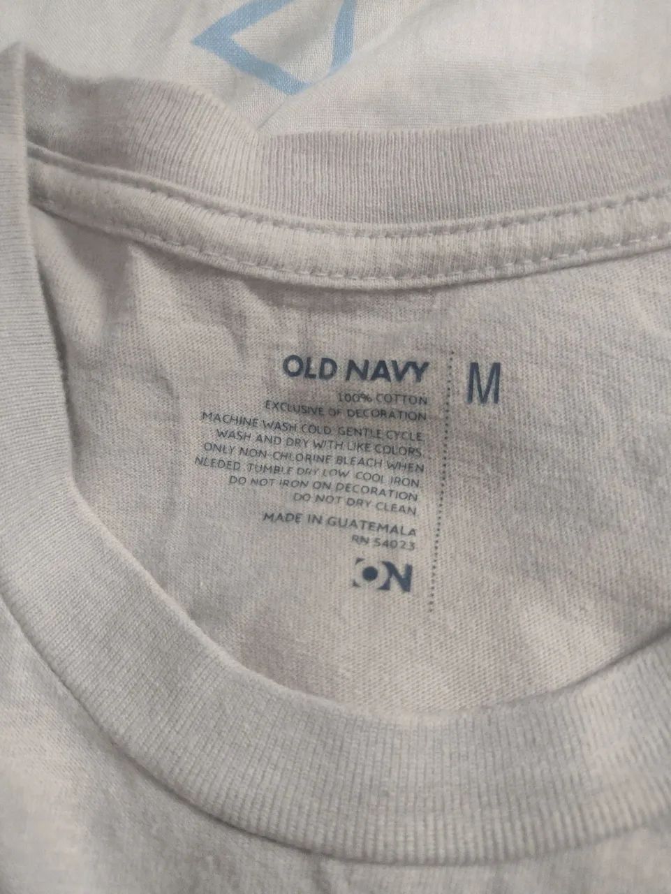 Camiseta cinza da marca OLD NAVY. - Foto 2