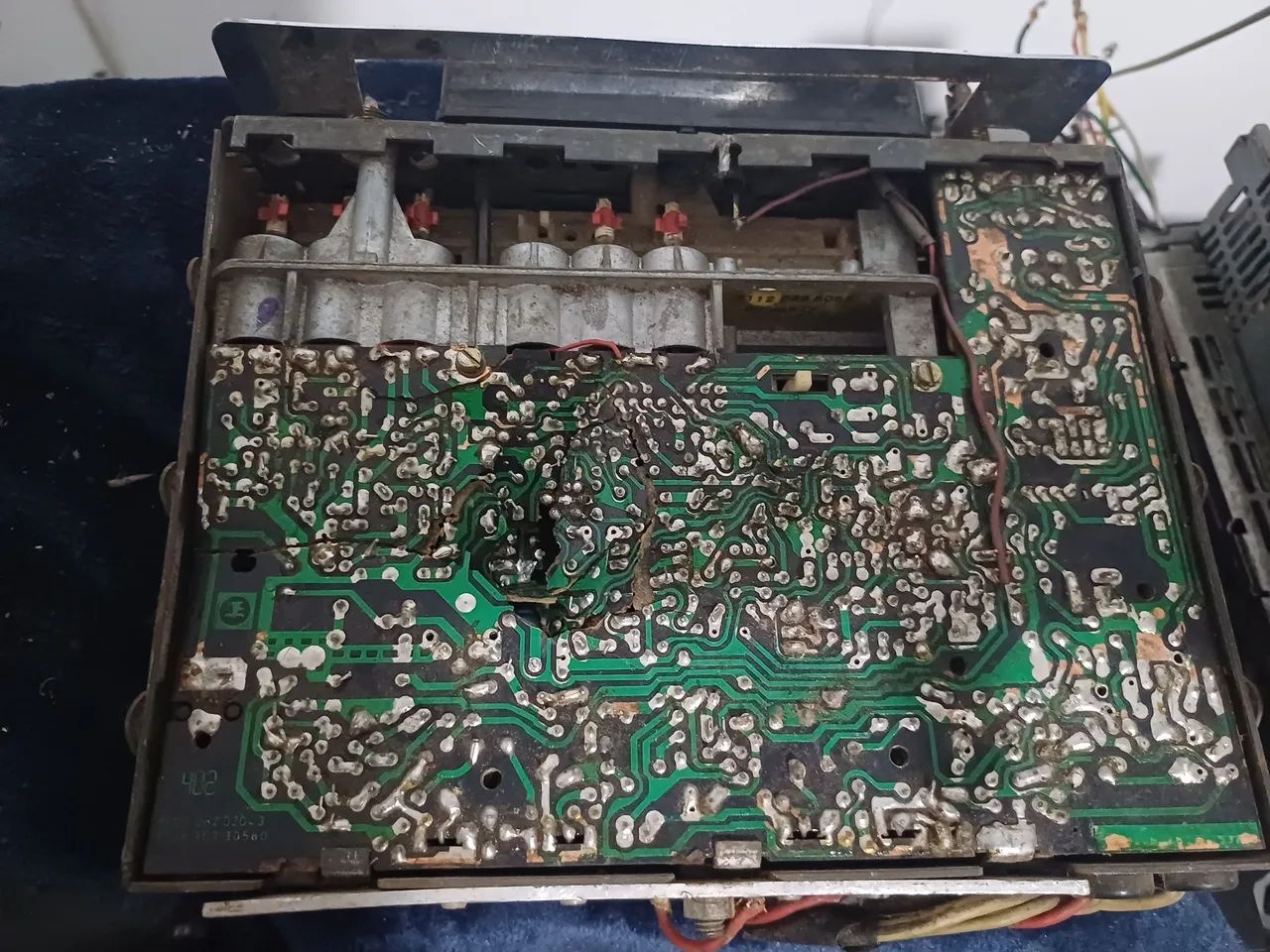 Rádio AM e FM Philips 767  ( PARA PEÇAS) - Foto 4