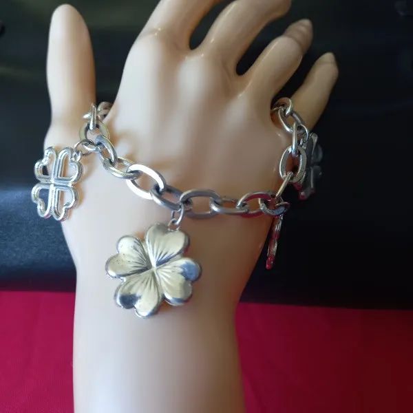 Pulseira de Prata Polida com Balangandãs (Trevos e Flores) - Foto 4