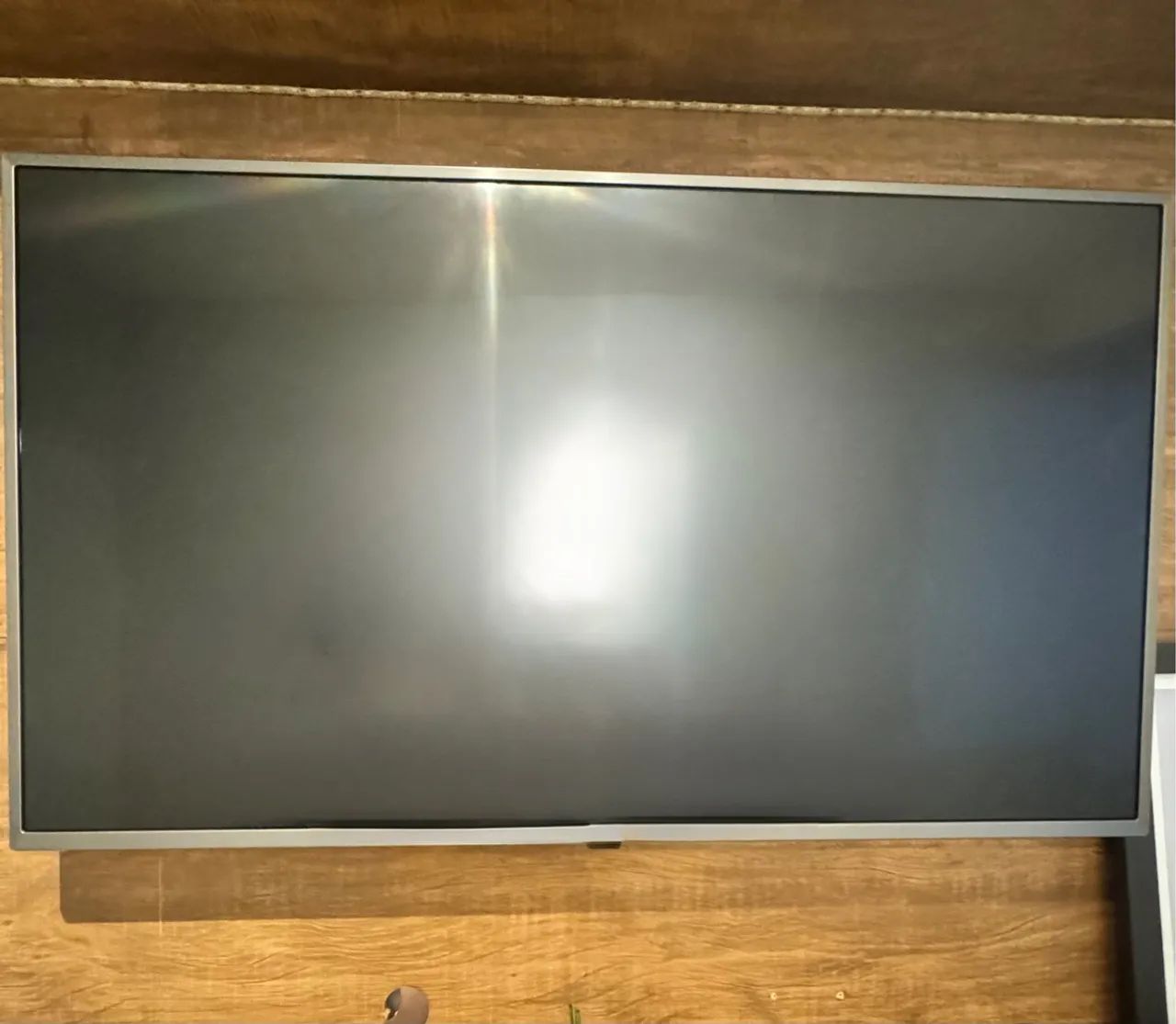 TV LED Full HD 43" modelo 43UJ6565, para tirar as peças