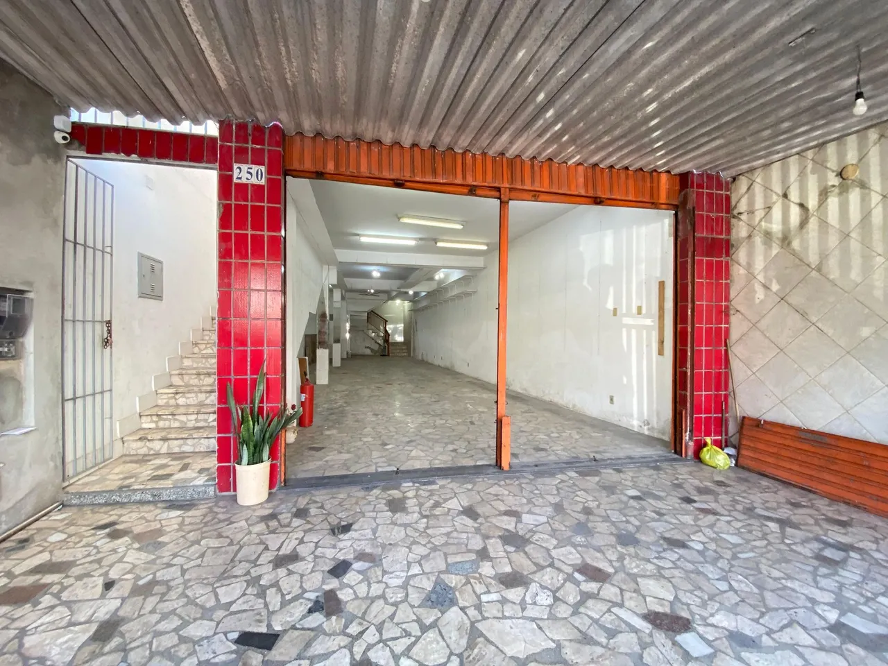 Loja disponível para Locação com 146 metros na Liberdade, Salvador BA