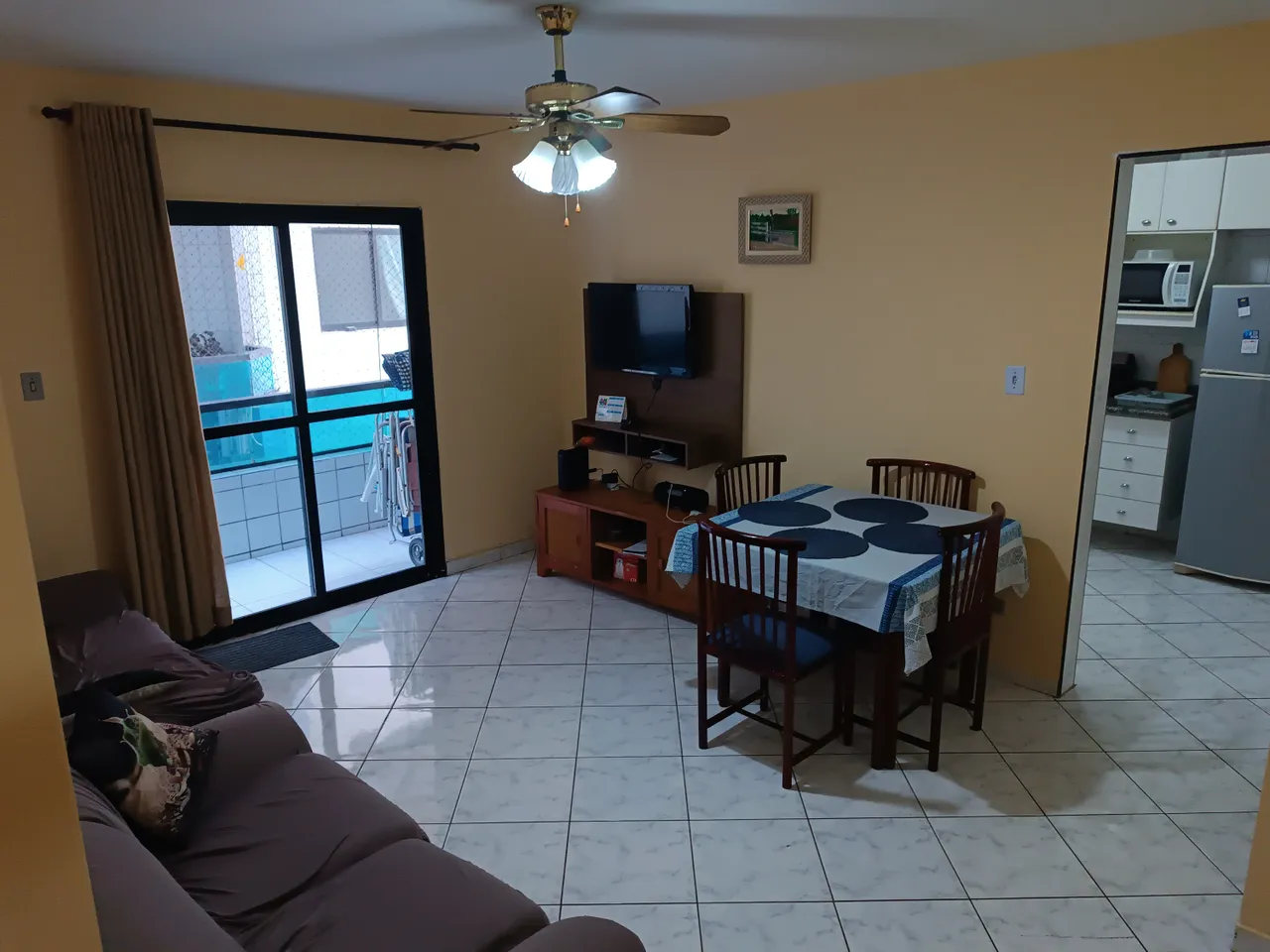 Apartamento à venda em Praia Grande-SP, bairro Ocian, 2 quartos, 1 suíte, 74m². Agende sua