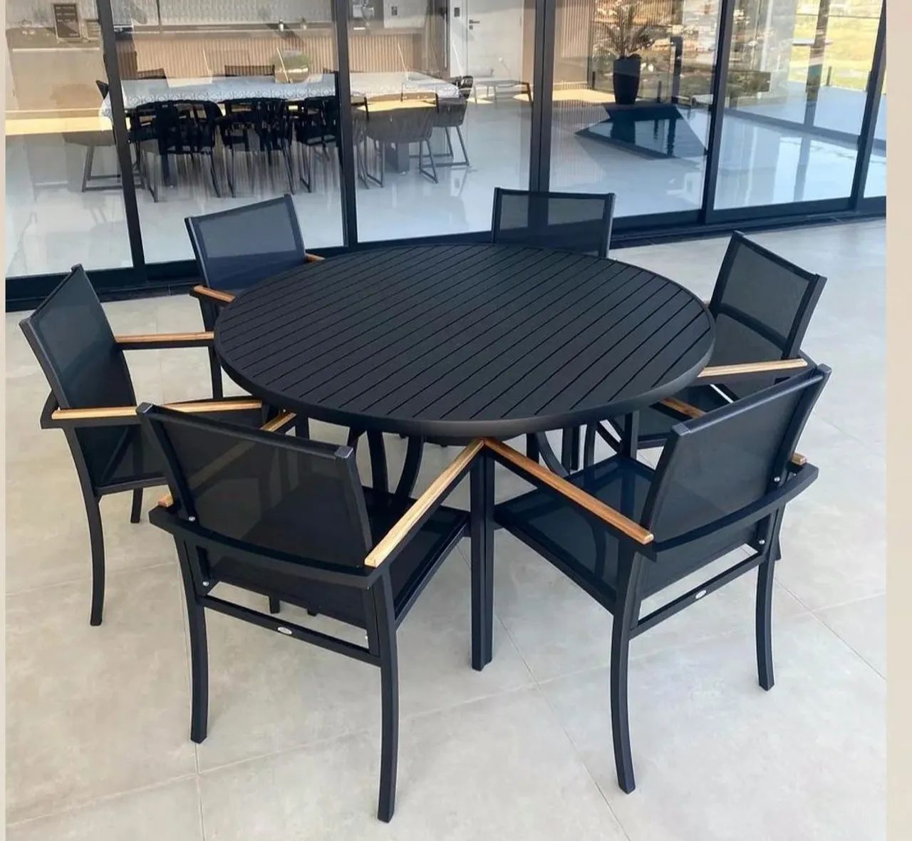 Conjunto Mesa Redonda com Cadeiras para Área Externa