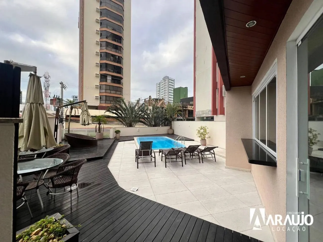 Apartamento amplo para locação no Centro de Itajaí