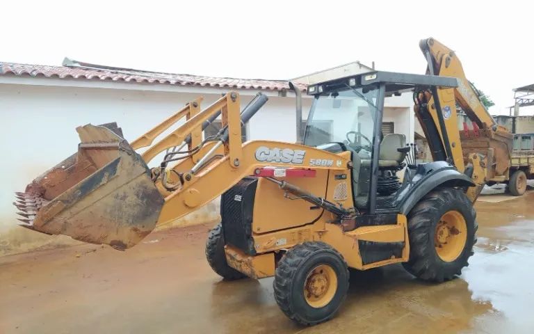 Retroescavadeira Case 580N Ano 2012 - Foto 2