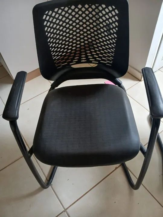 CADEIRA DE ESCRITÓRIO GIRATÓRIA E FIXA - Foto 4