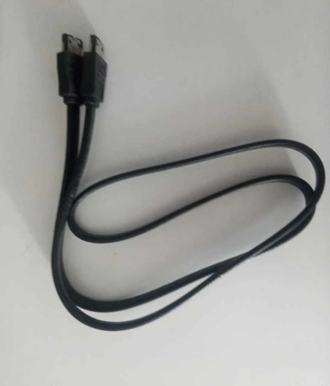Cabo e-Sata para computador.