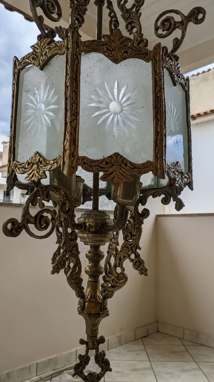 Lustre Clássico de Bronze com Vidro - Foto 5