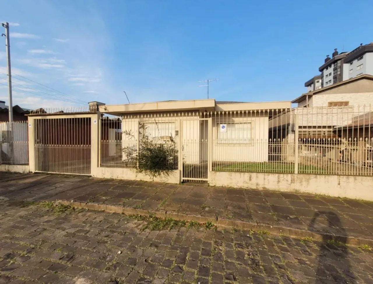 CAXIAS DO SUL - Casa Padrão - PANAZZOLO