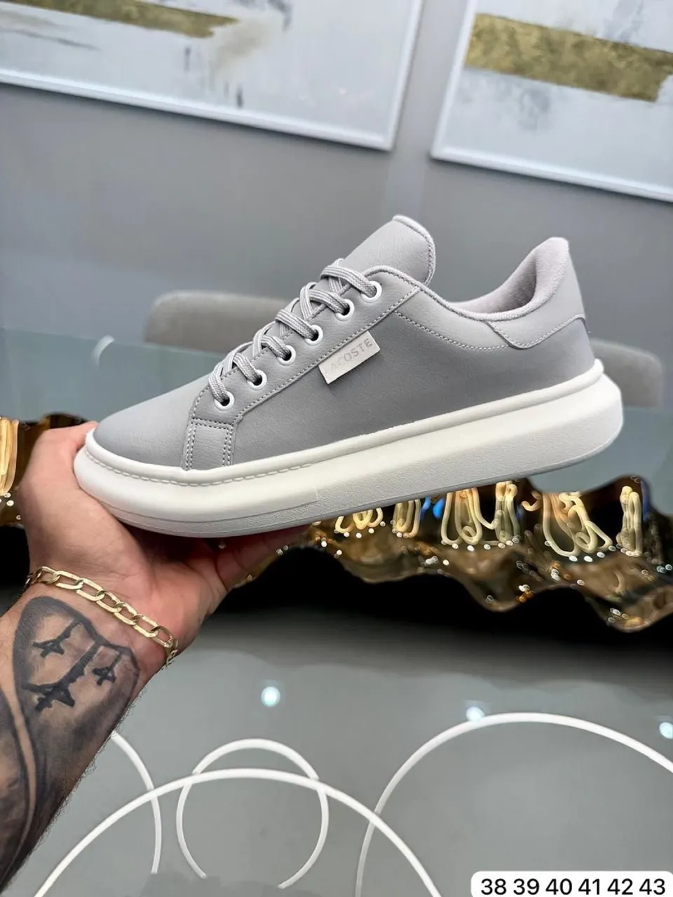 Tênis Lacoste Cinza - Conforto e Estilo