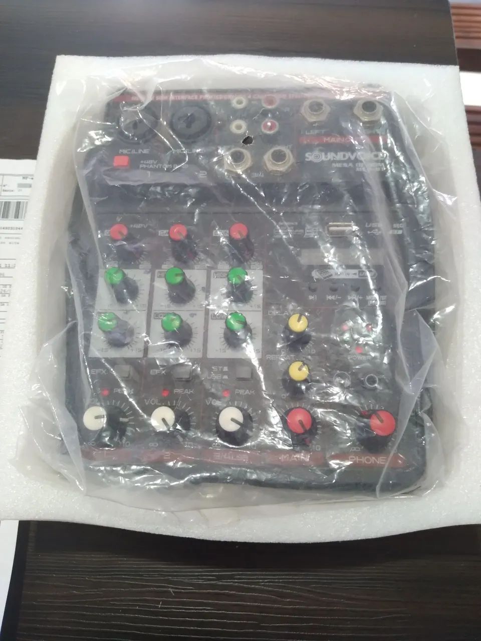 Mesa de Som Compacta Soundvoice MC4-BT - Foto 3