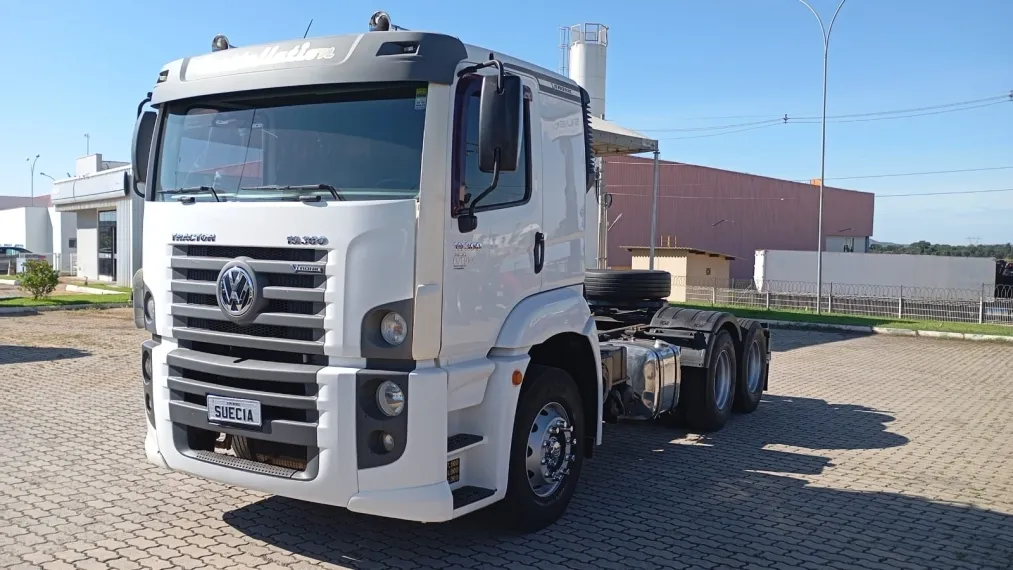 VOLKS 19-360 6X2 TRATOR 2017/2018.