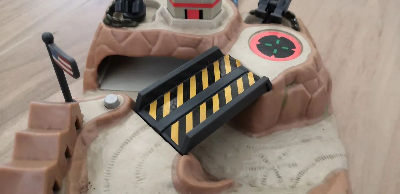 micro machine military desert airstrip base playset - Foto 5