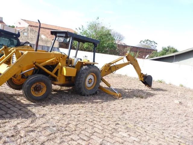 RETRO ESCAVADEIRA MF 4X2 - Foto 4