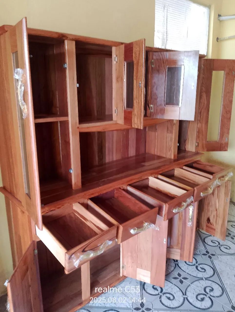 Armário de cozinha 5 portas todo de madeira  - Foto 5