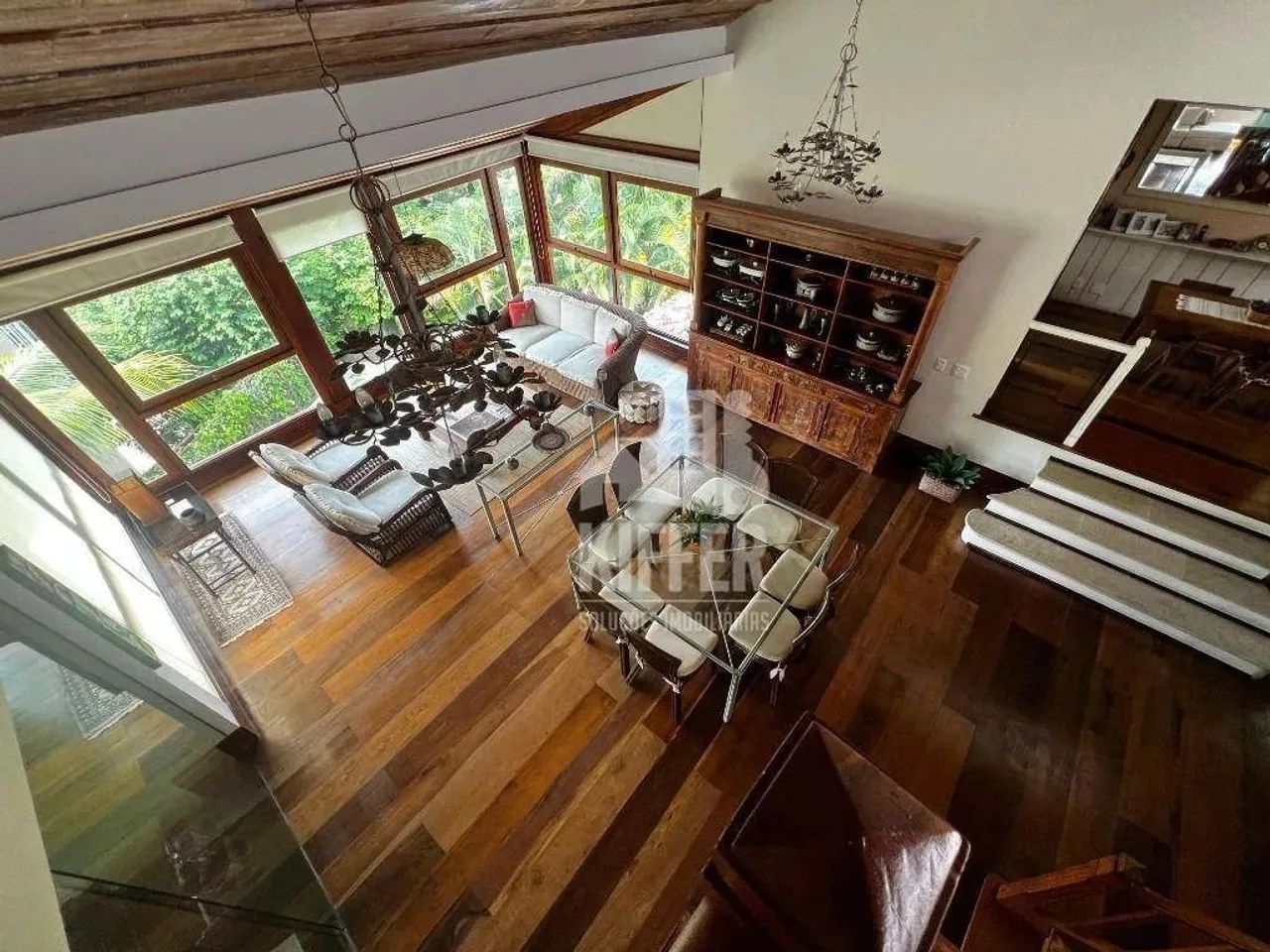 Casa Exclusiva com 3 Suítes, Piscina e Sauna em São Francisco