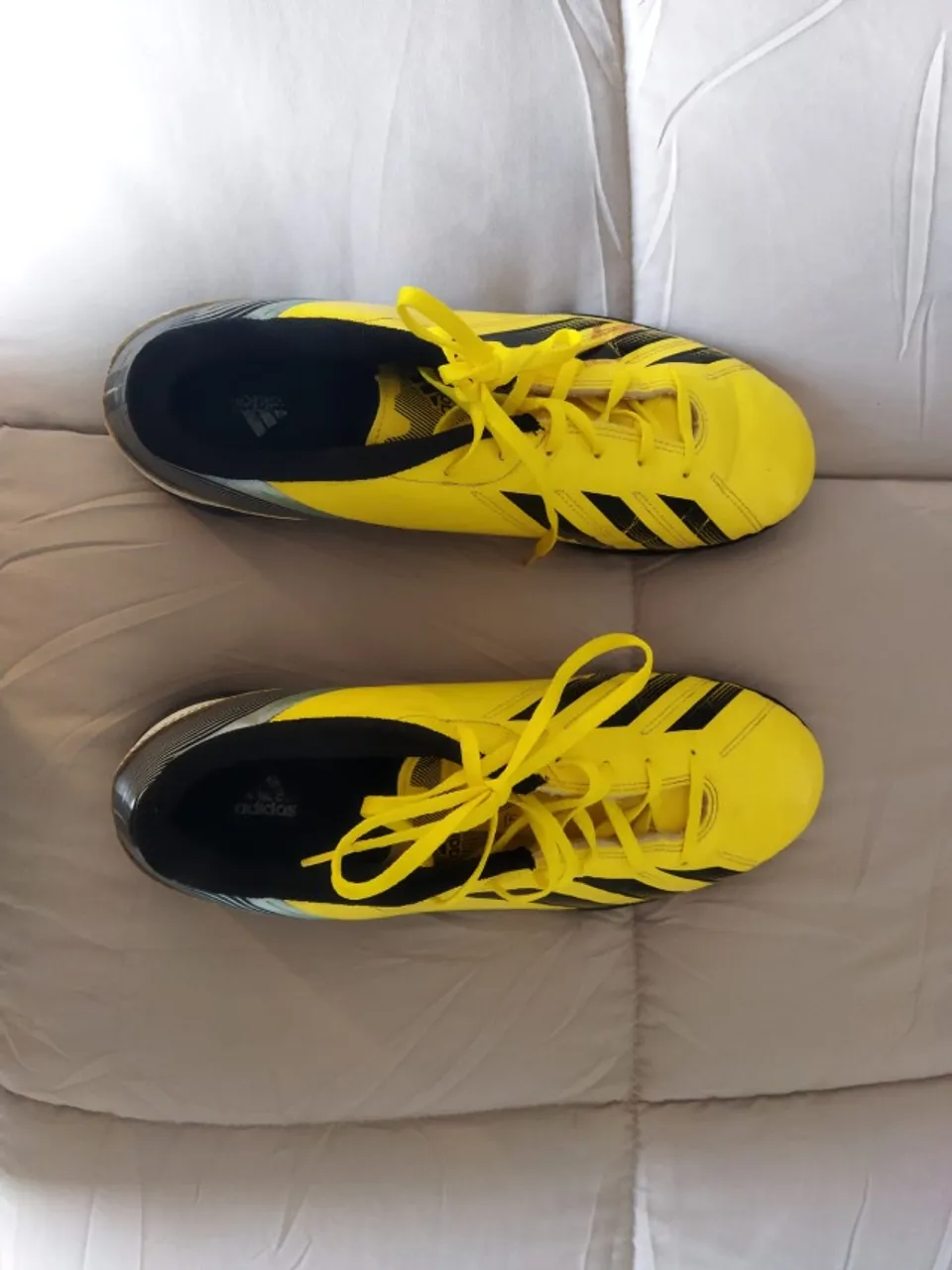 CHUTEIRA SOCIETY ADIDAS PREDATOR TAMANHO 40