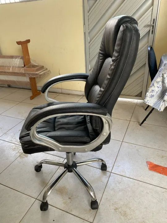 Cadeira de Escritório Giratória com Rodinhas - Foto 4