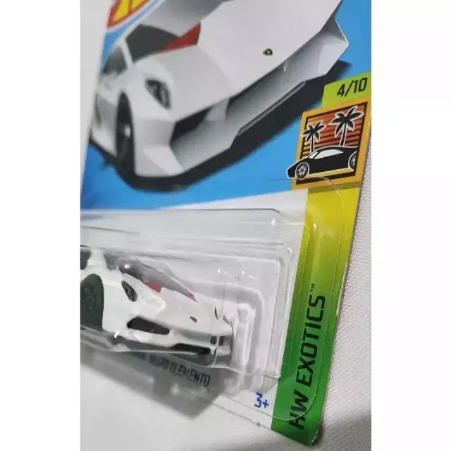 Miniatura Hot Wheels Lamborghini Sesto Elemento Branco - Hobbies e