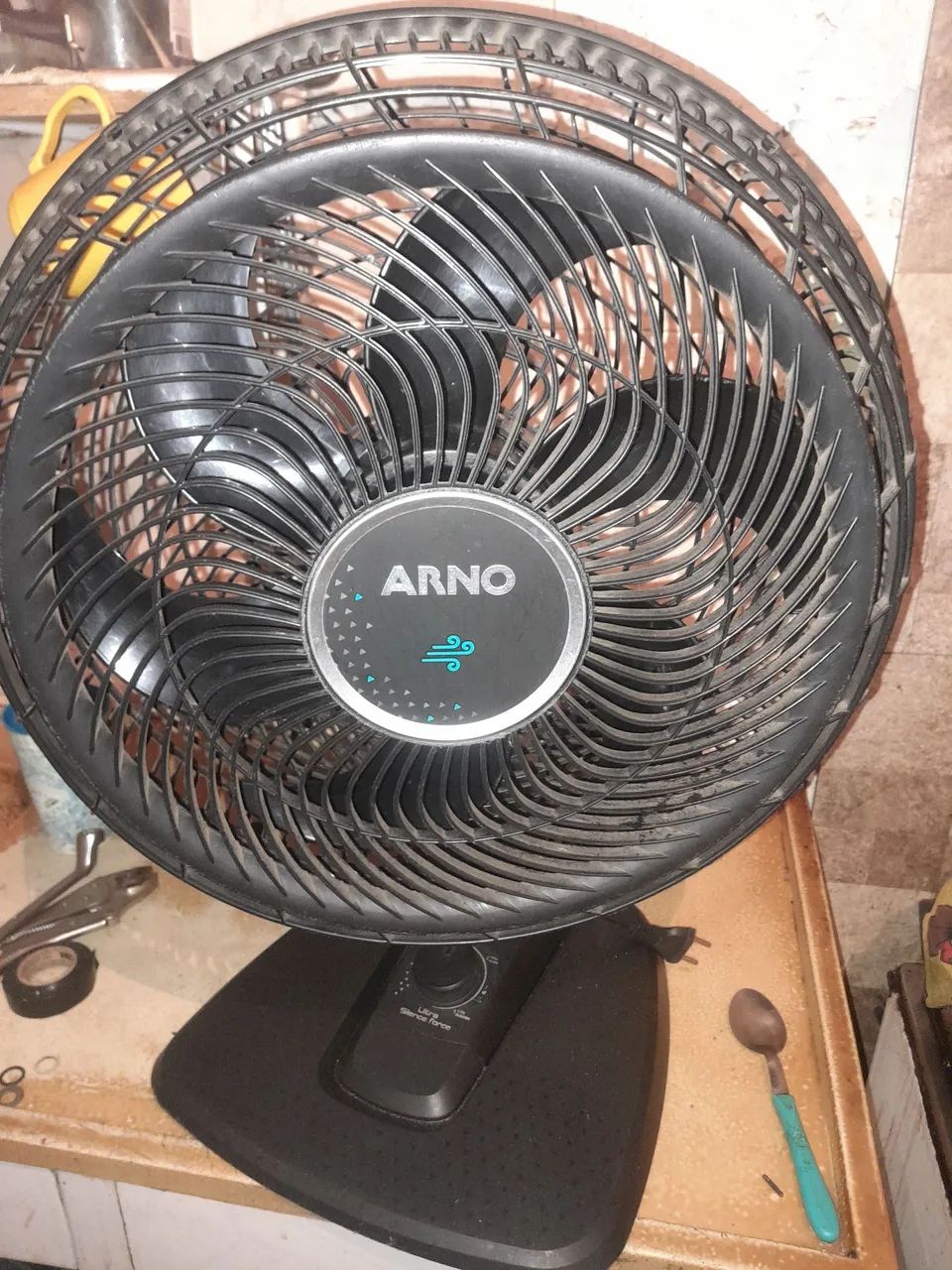 Vendo ventilador Arno semi novo põe 180.00 reais sou de duque de caxias rj - Foto 4