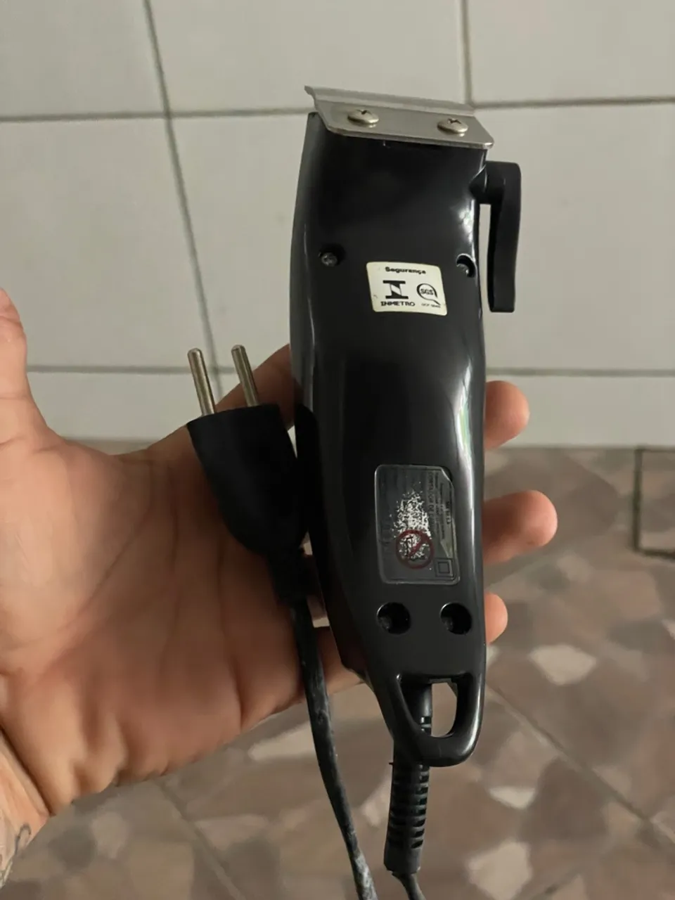 Máquina de corte de cabelo seminova NÃO ACOMPANHA OS PENTES