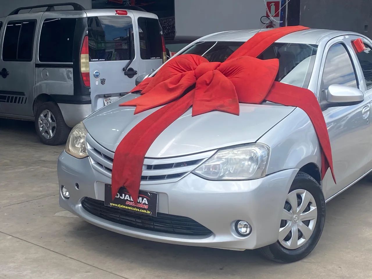 TOYOTA ETIOS SEDAN 1.5 X 2014 (FINANCIO COM R$9.000 DE ENTRADA) - Foto 8