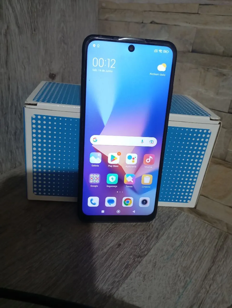 Vende-se esse Xiomi Note 10S 128GB é 8GB de RAM Tudo Ok sem problema nenhum Chips OK....