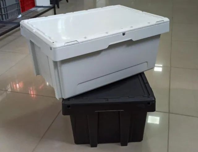 Caixa plástica fechada de 43 litros  - Foto 6
