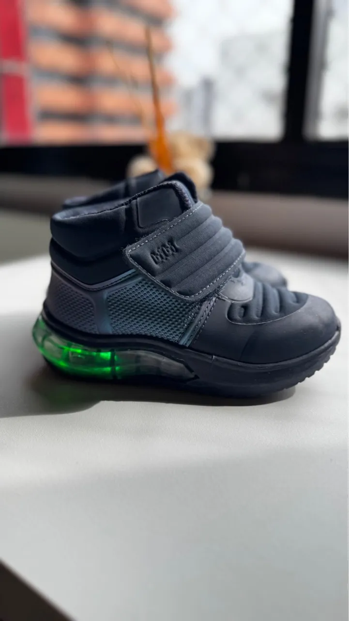 Bota Infantil Bibi com Led