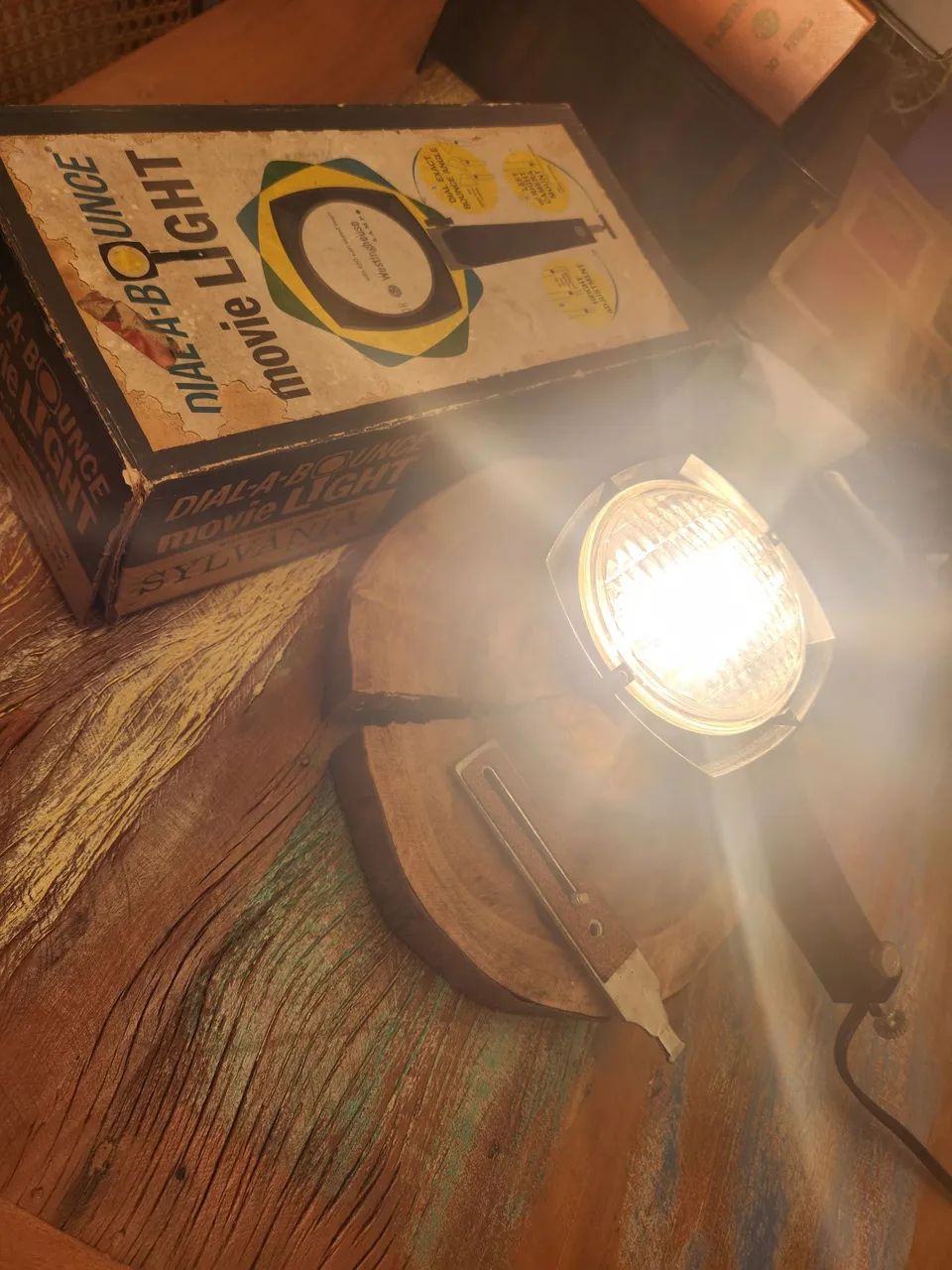 Luz de cinema Sylvania Dial-A-Bounce - Foto 5