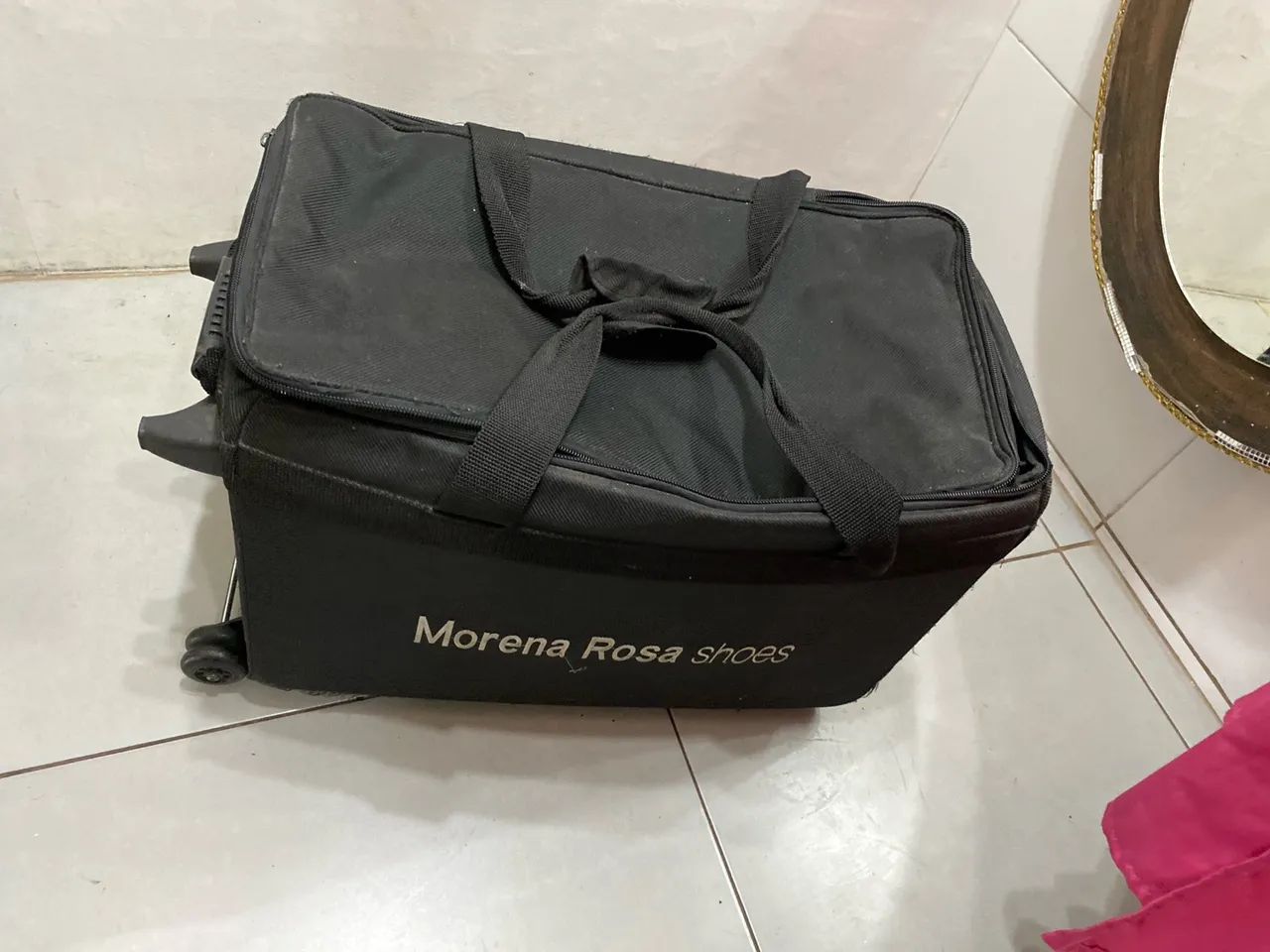 Mala Baú  com Rodinhas Morena Rosa