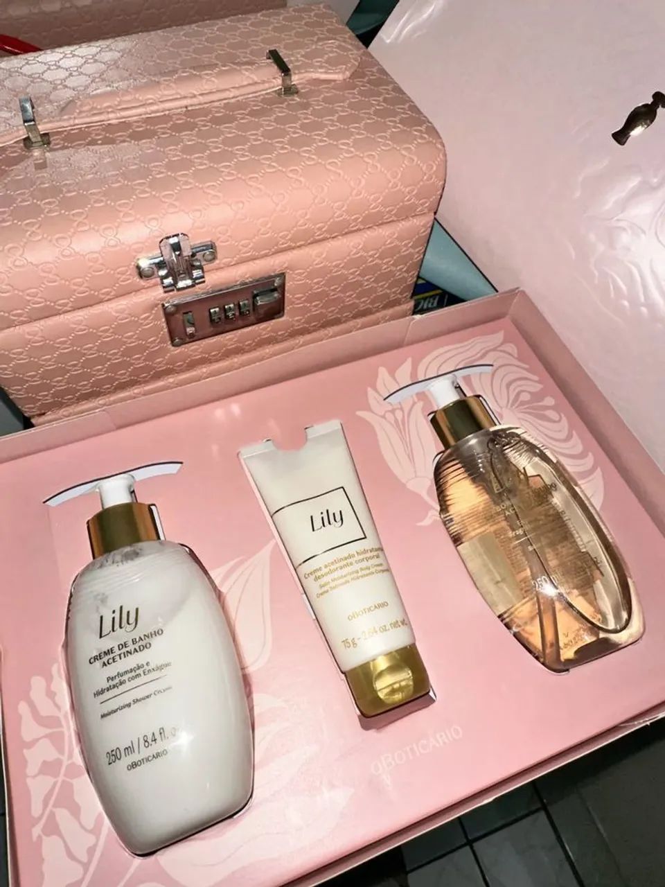 Kit de banho Lilly boticário 