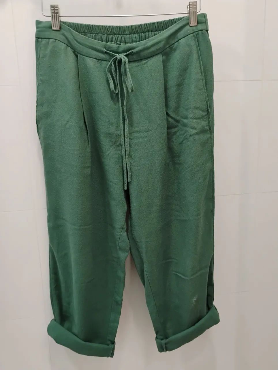 Calça Pantacourt verde bandeira - Foto 5