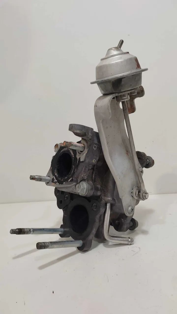 Suporte Resfriador Egr Toyota Hilux 2.8 177cv 2016 A 2020