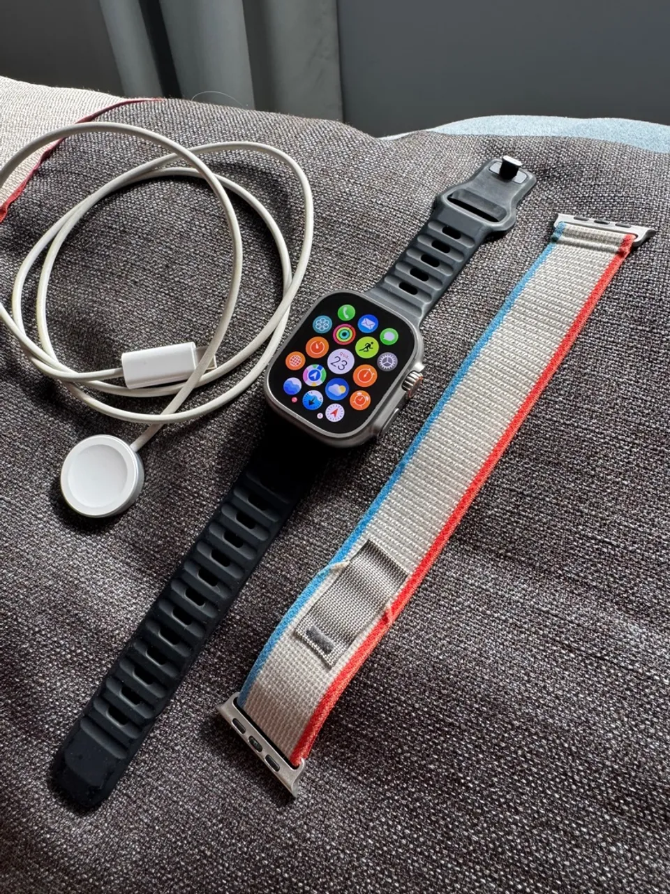 Apple Watch Ultra 2 49m. Sem Detalhes. Extra