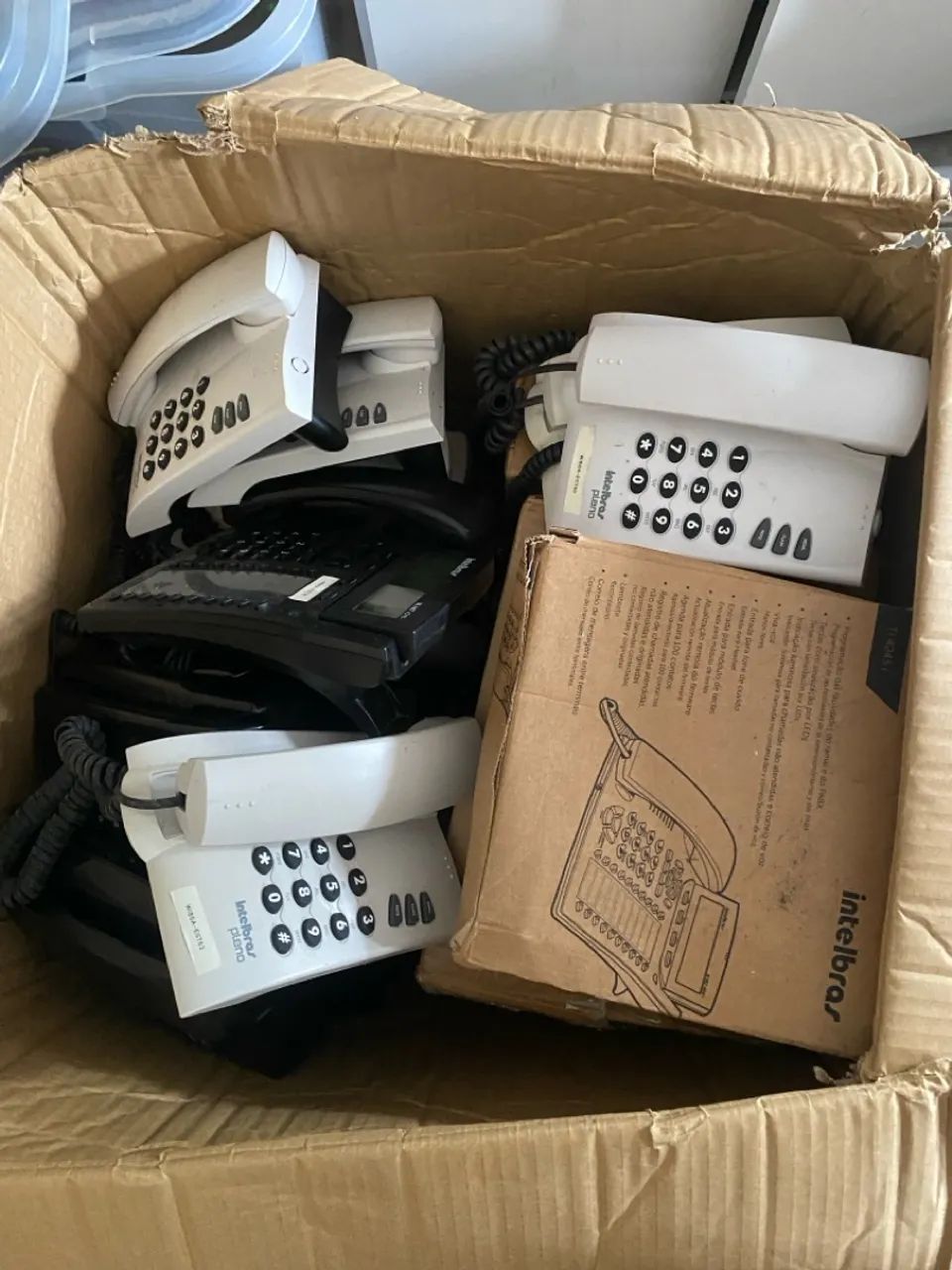 Vendo 25 telefones Intelbras 