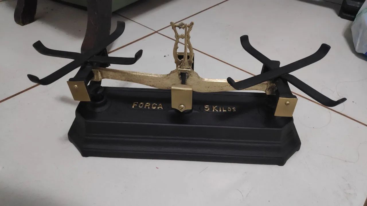 Balanço Força  anos 70 braço de bronze e patros de cobre super conservad  - Foto 4