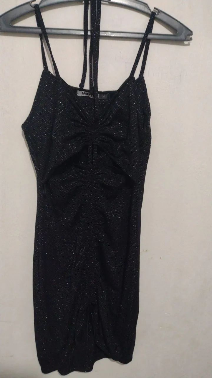 Vestido preto com brilho