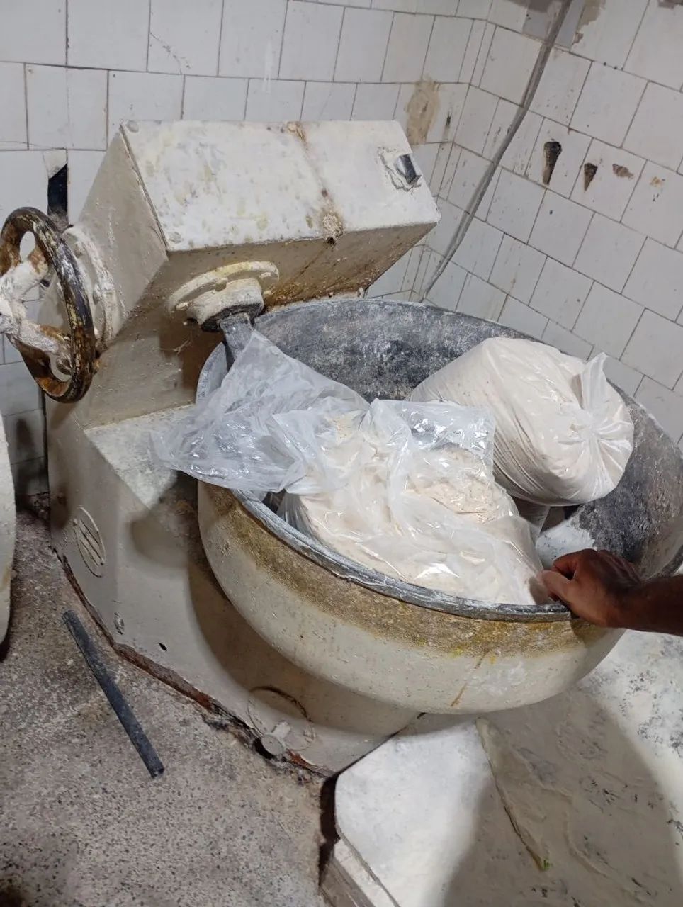 Misturador de Massa Industrial são duas máquinas 