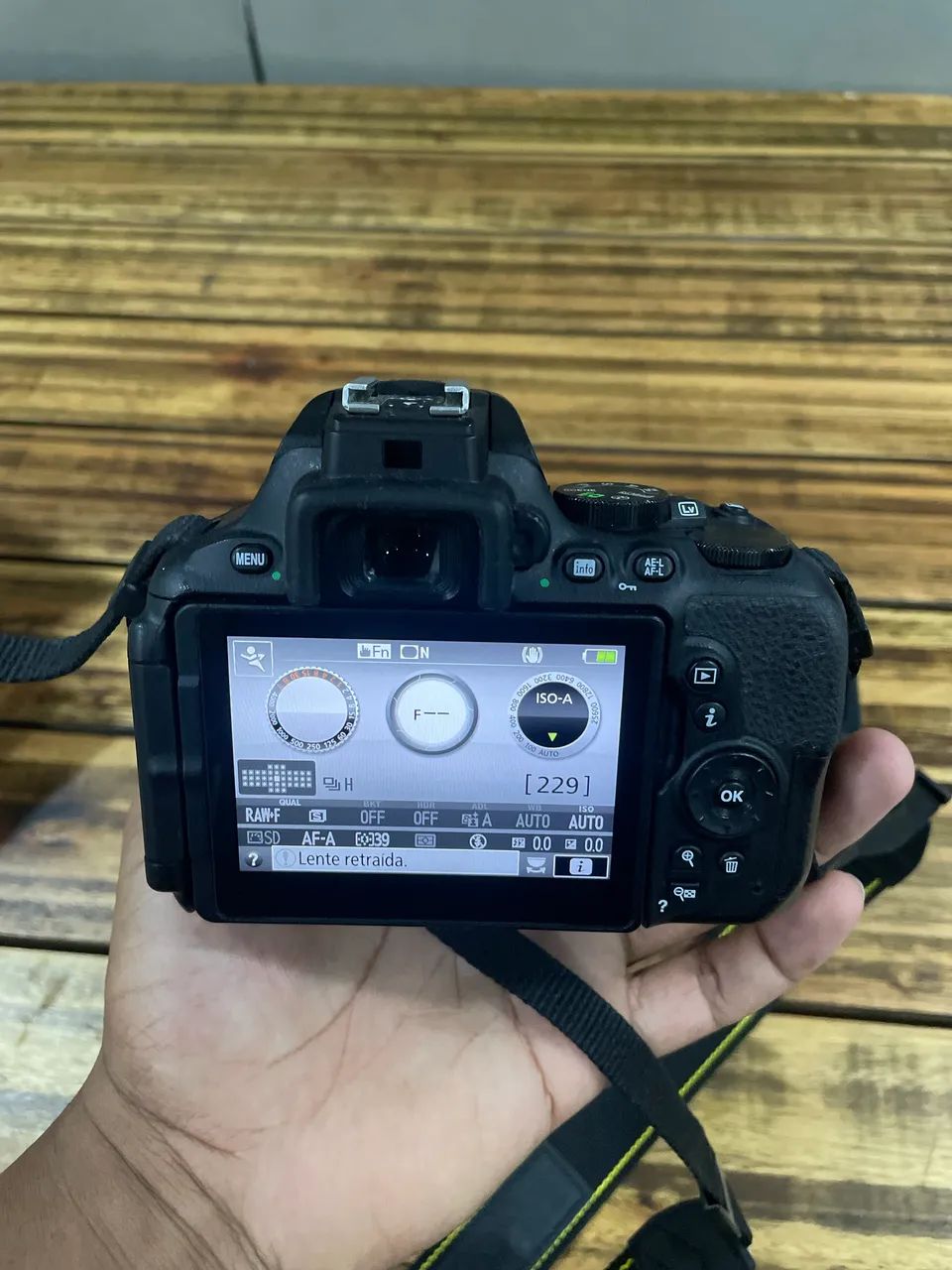 Nikon D5600 + lente 18-55mm - Foto 2