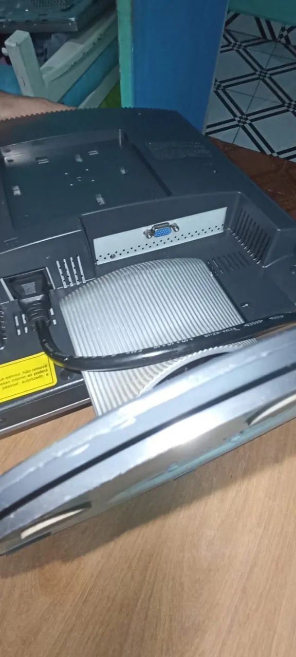 LG 17-inch Monitor64308010514435122