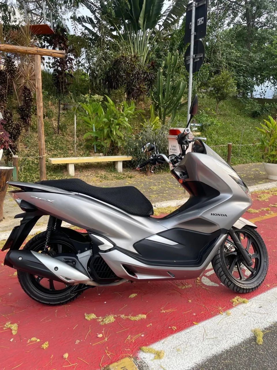 PCX 2019 - MUITO BEM CUIDADA
