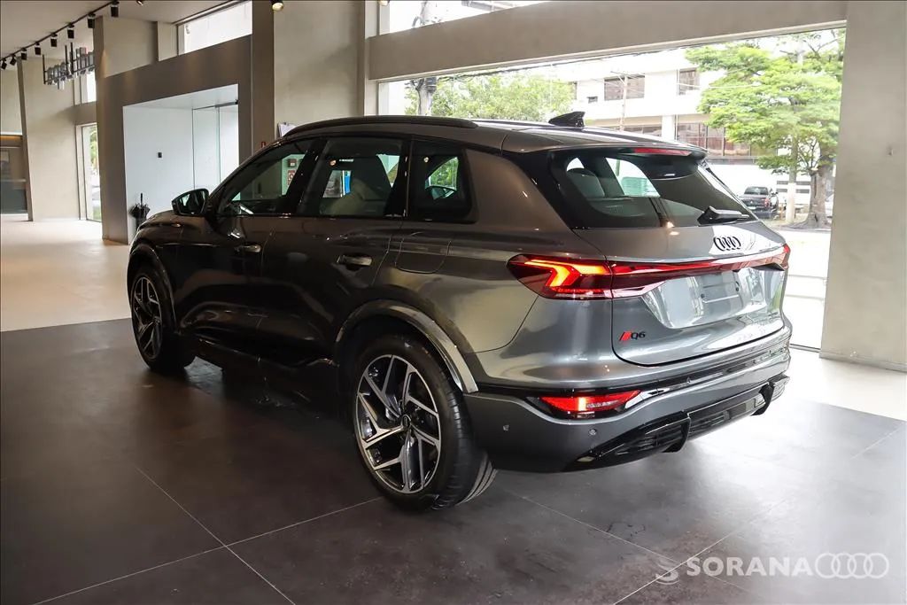 Audi E-Tron Performa. Black Aut. (elétrico) 2025 - Foto 5