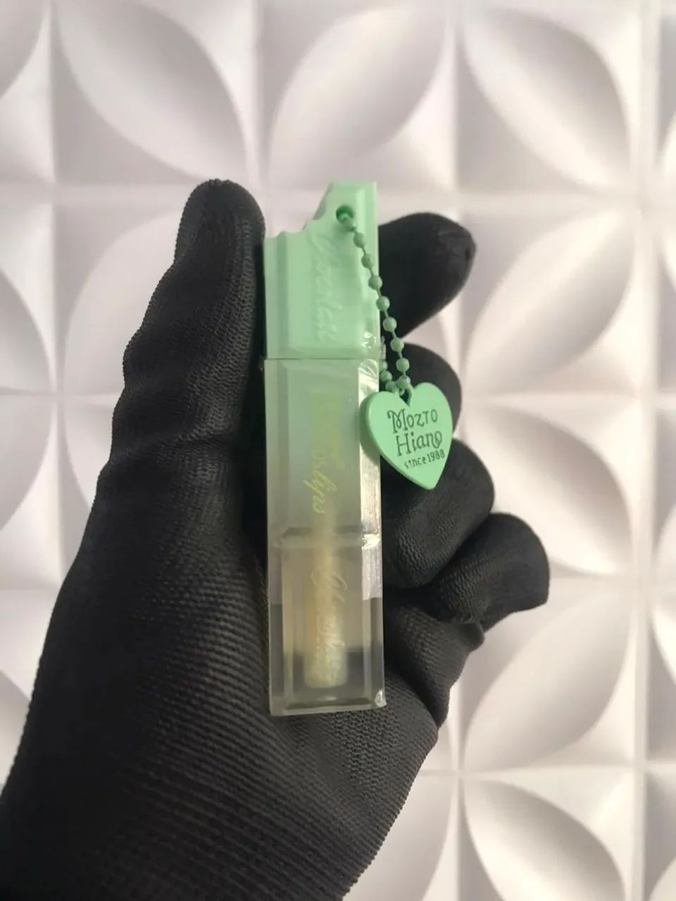 BATOM LUSTROUS 