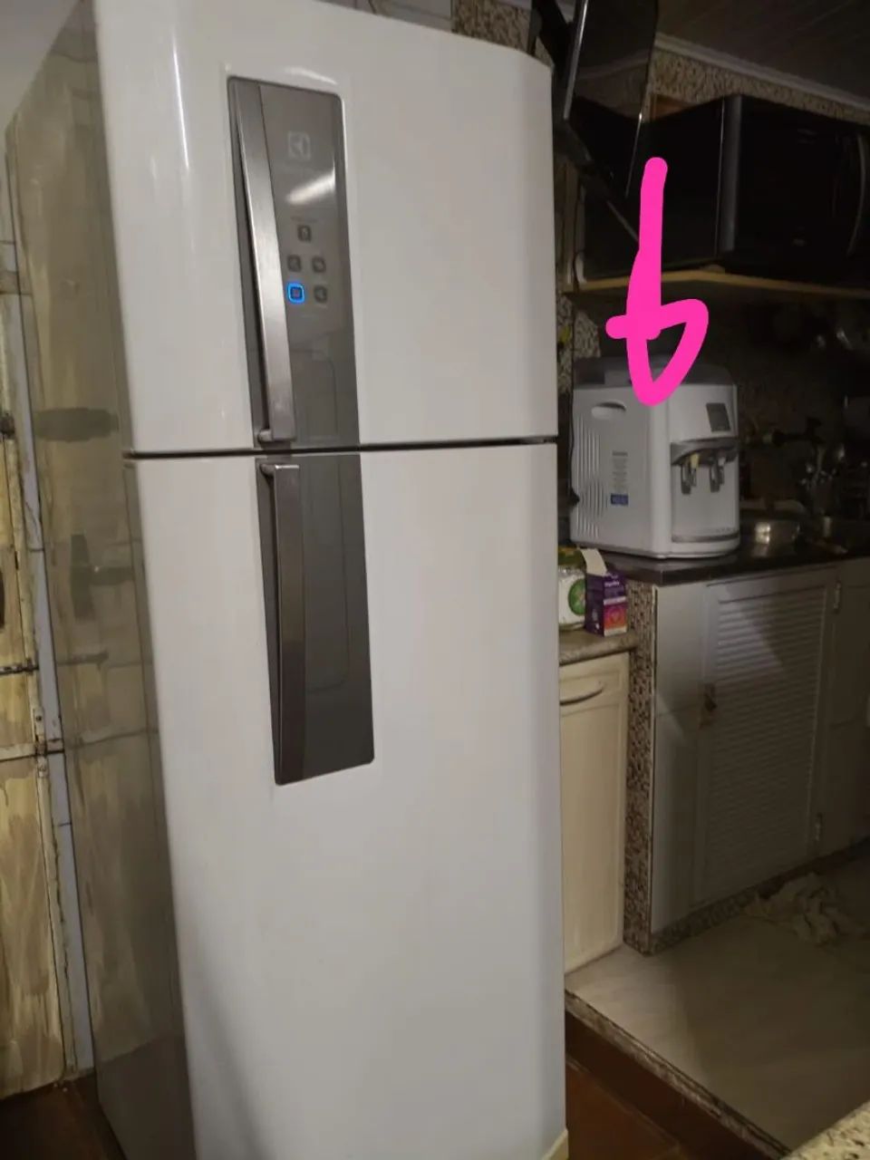Geladeira Eletrolux 480 litros conservada