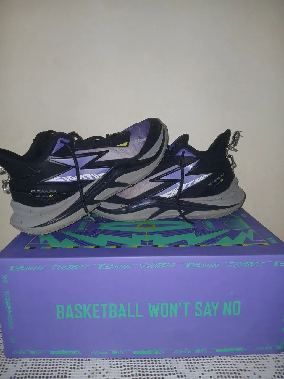 Tênis Basquete Light Up PE  roxo/Black Obsidian