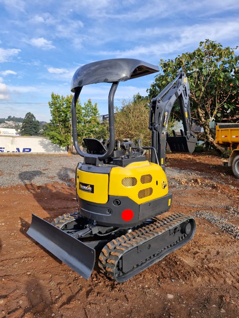 Mini Escavadeira Patrolão P18 ano 2011 motor yanmar 3cc  - Foto 6