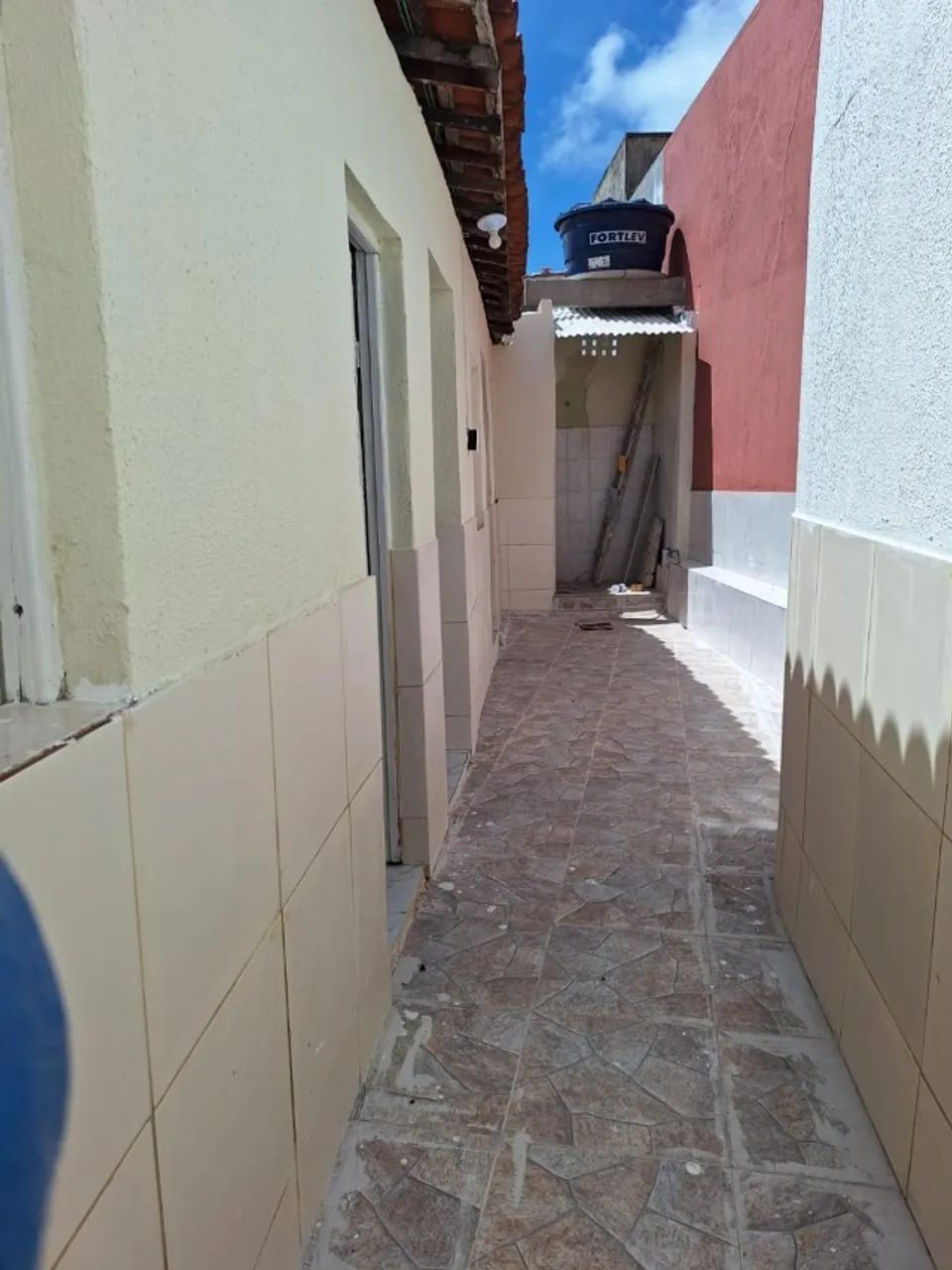 KITNETS COM E SEM MOBILIA PROXIMO A TUDO ENTRE A AV PEDRO CALAZANS E RUA PROPRIÁ. ARACAJU - Foto 2